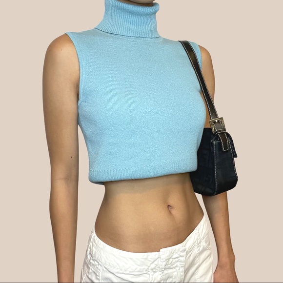 💙 Blue Turtleneck 💙 - Picture 1 of 4